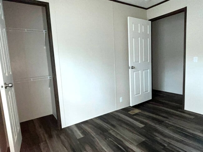 Building Photo - 14142 Lorraine Rd