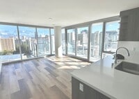 Building Photo - RARELY AVAIL 1 BED/1 BATH/1 PRKG OCEAN VIE...