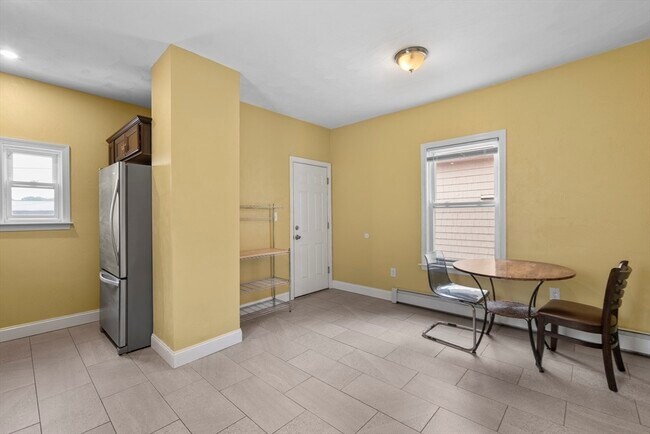 Building Photo - 329 Washington St