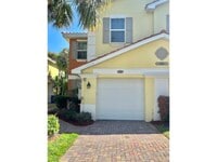 Building Photo - Annual-3 Bedroom 2.5 Bath Townhouse-Fort Myers