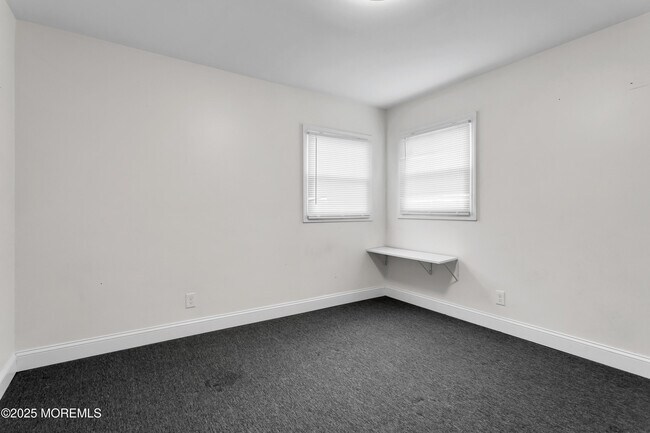 Building Photo - 203 Orchard St