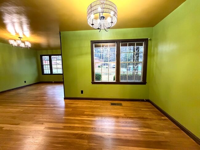 Building Photo - 2704 44th Ave