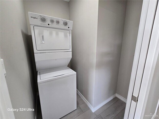 Building Photo - 12 Yankton St