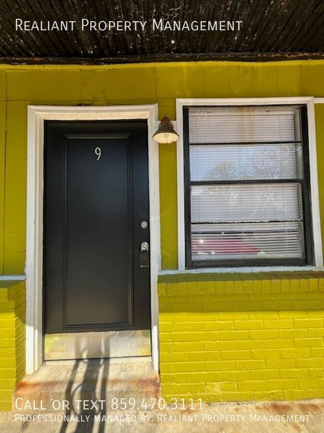Building Photo - 468 N. Limestone-9