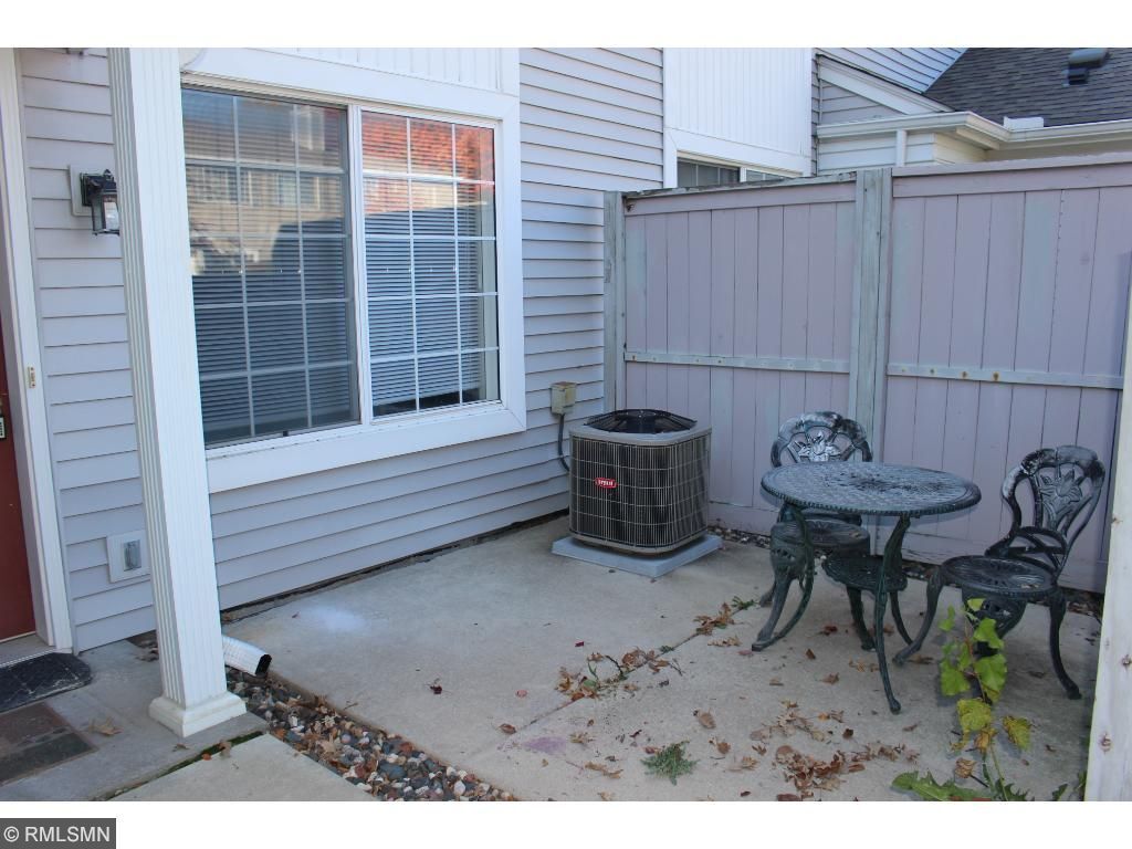 your very own patio perfect for BBQing in the summer - 4415 Naper Bay