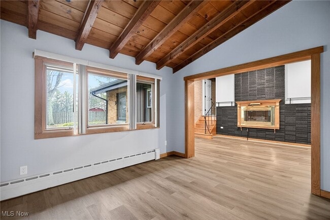 Building Photo - 3863 Wiltshire Rd