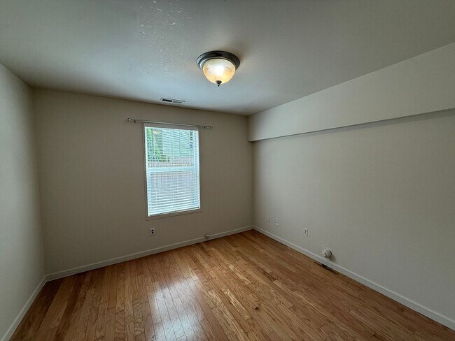 Building Photo - Beautiful 4 bed 2.5 bath Edmonds, WA. $3850/mo.