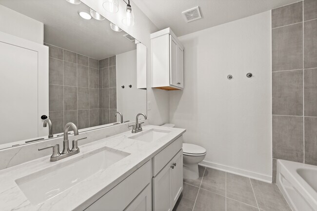 Building Photo - 504 Mercado St