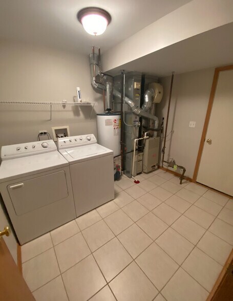 Utility room - 9406 Huber Ct