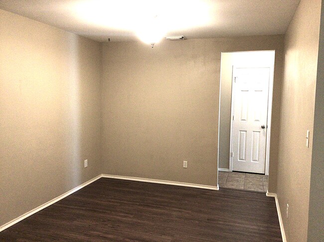 Building Photo - 15639 Barber Grove Ln