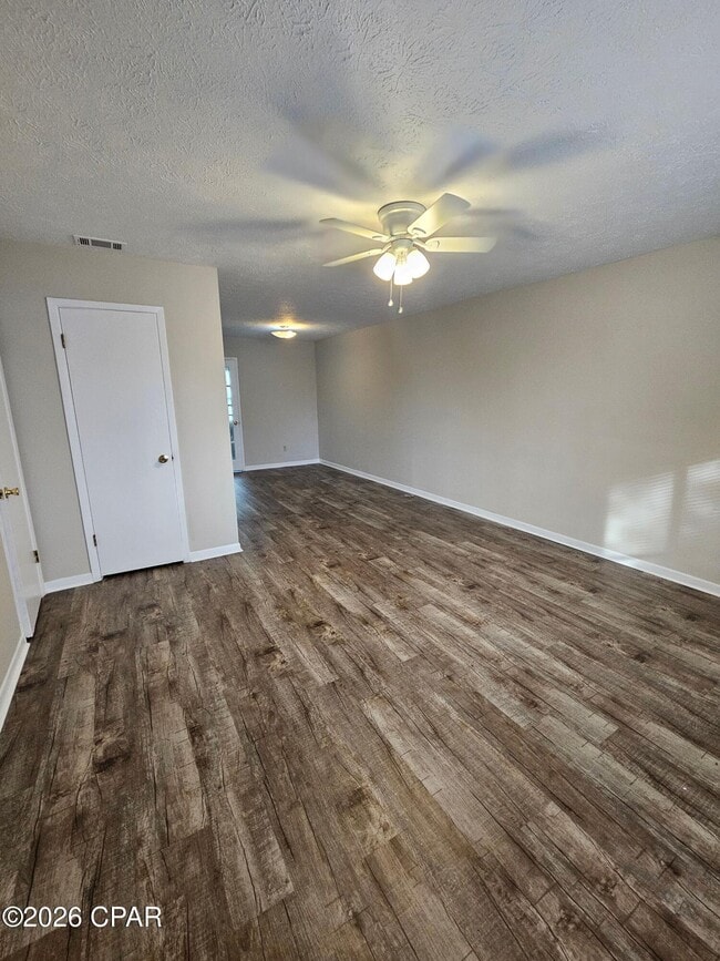 Building Photo - 6401 Lenawee St