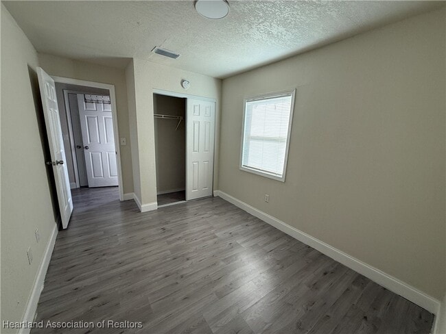 Building Photo - 173 E Rainbow St