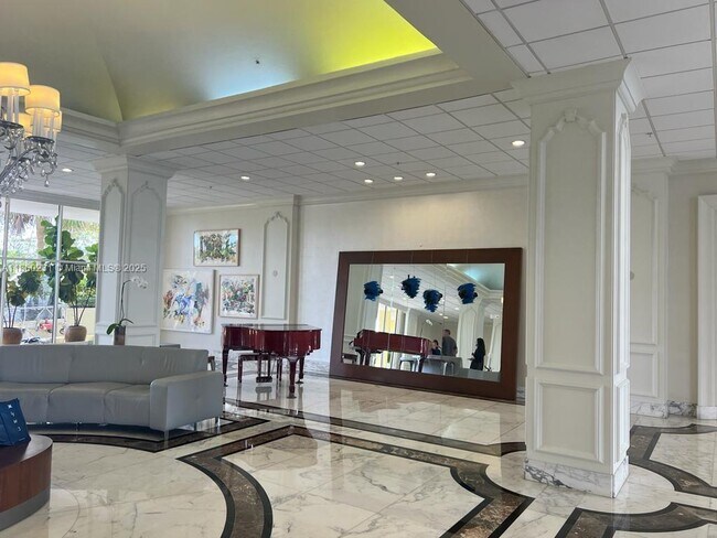 Building Photo - 5600 Collins Ave