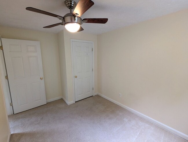 Building Photo - COMING SOON 2 Bedroom 1.5 Bathroom Single ...