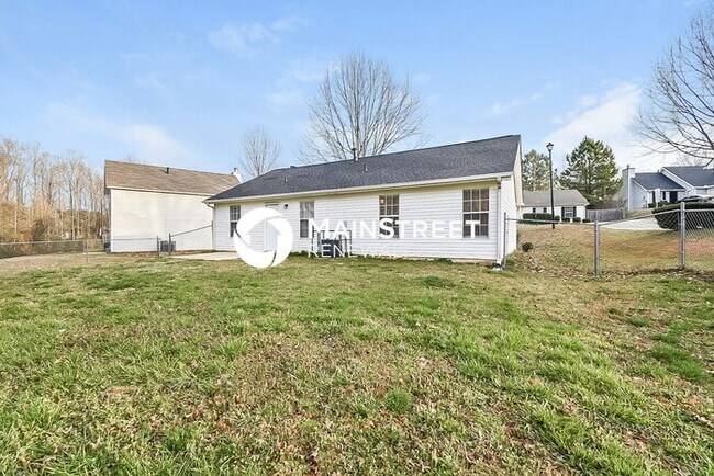 Building Photo - 3 Bedroom Pet-Friendly Home in Ellenwood, GA with Main Street Renewal