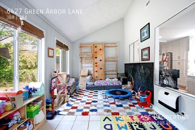 Building Photo - 6427 Green Arbor Ln