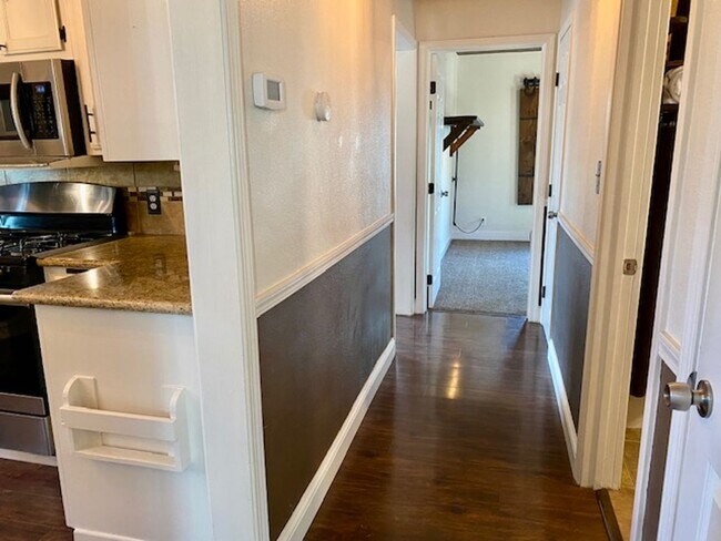 Building Photo - $2,050 Charming 2 Bedroom Home with beauti...