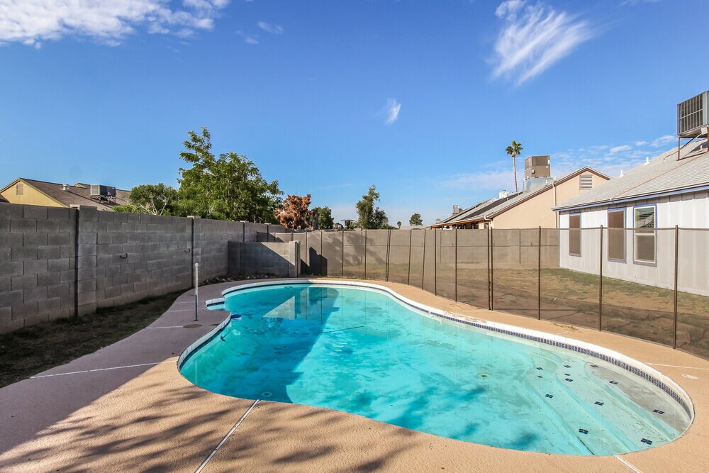 Building Photo - 6307 W Kings Ave