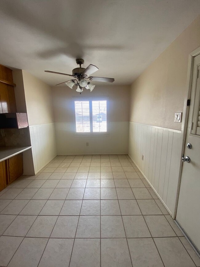 Building Photo - PRE-LEASING JULY.