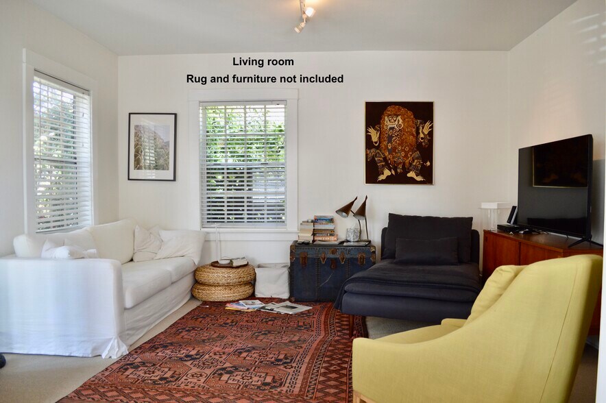 Building Photo - 648 Woodlawn Ave