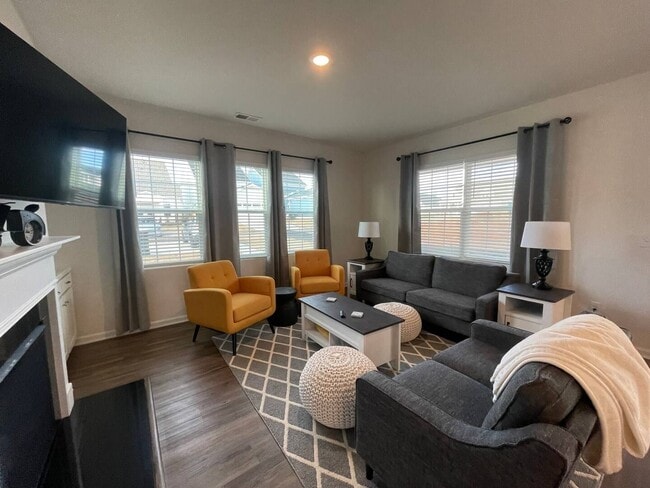 Building Photo - Furnished Townhome in Greer is Available