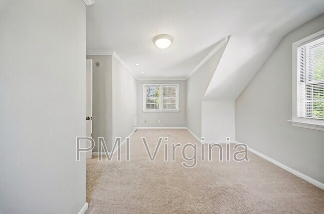 Building Photo - 1641 E Bayview Blvd