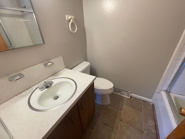 Building Photo - SHJ116-304 Davis Road