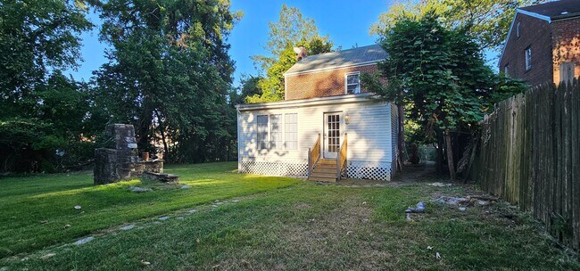 Building Photo - 3744 Camden St SE