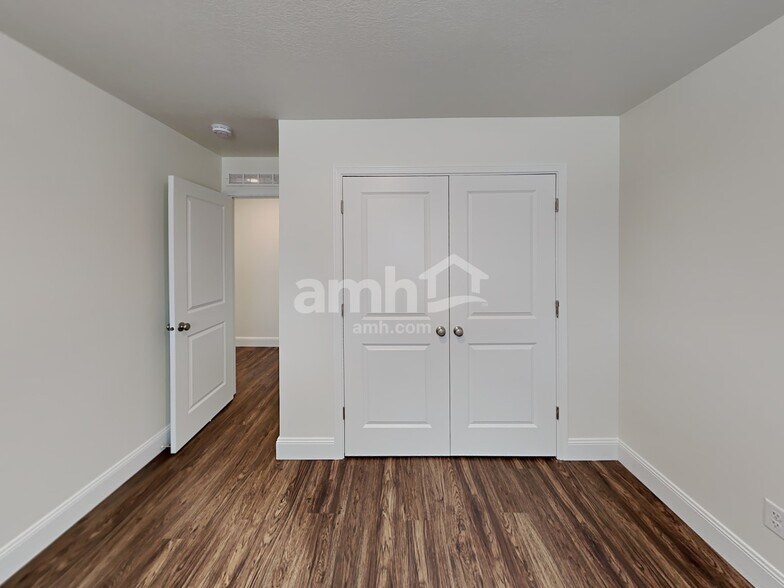 Building Photo - 3324 Fields Ave