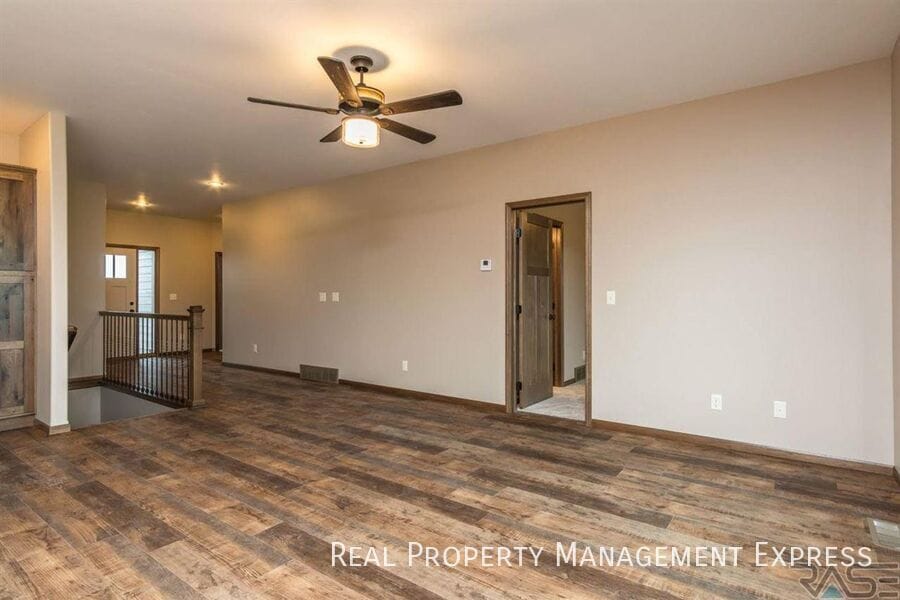 Building Photo - 4 Bedroom 3 Bathroom Home for Rent