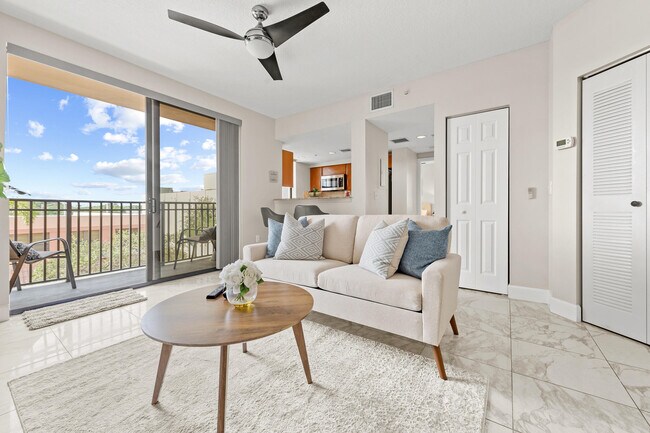 Building Photo - 511 Lucerne Ave