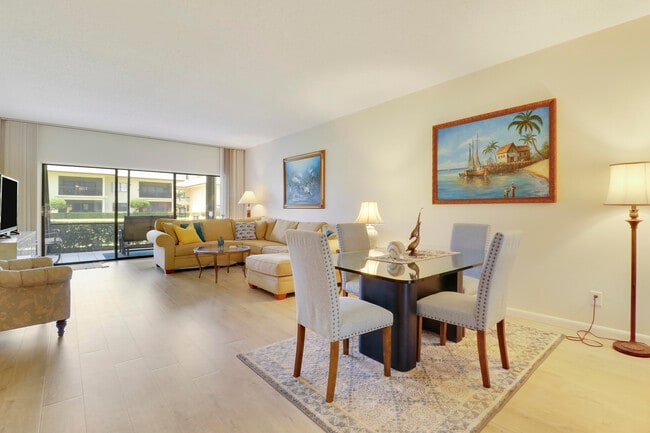 Building Photo - 375 S Beach Rd