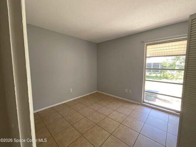 Building Photo - 753 Bianca Dr NE