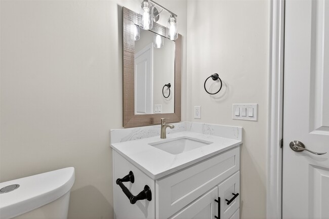 Building Photo - 16115 Little Cypress Ln