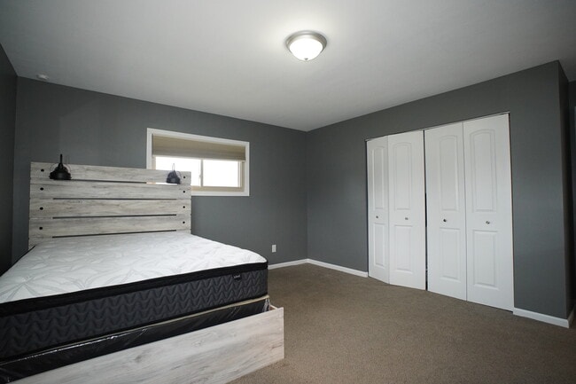 Building Photo - 6092 Cleveland St