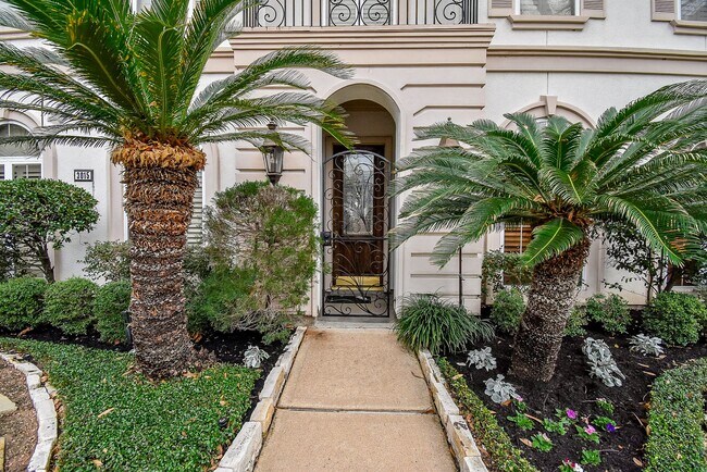 Building Photo - 3015 Bonnebridge Way Blvd