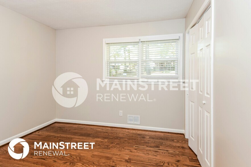 Building Photo - 6265 E Shore Cir