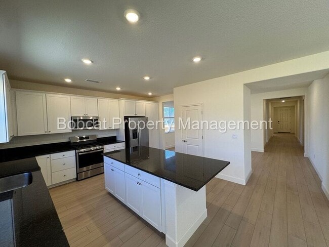 Building Photo - 1484 W Sunset Way