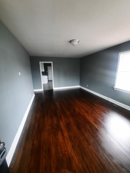 Building Photo - 716 E Highland Ave