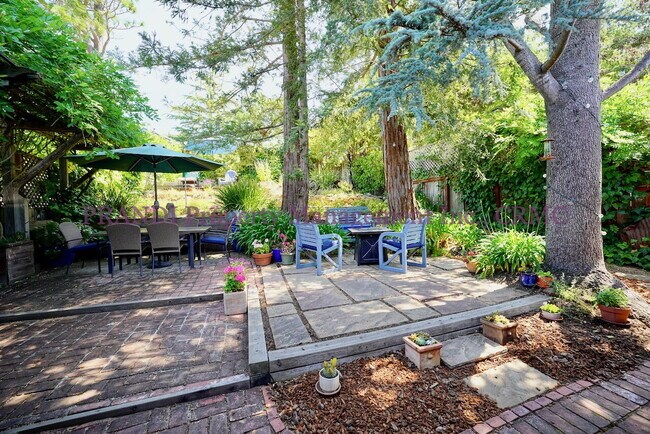 Building Photo - Quality San Anselmo Home Near Parks and Sc...
