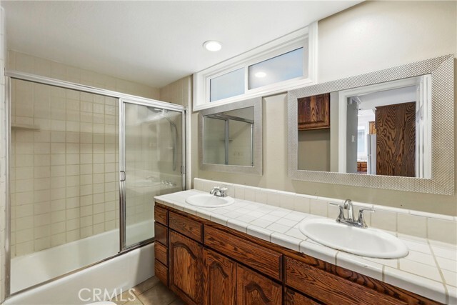 Building Photo - 5012 Seashore Dr