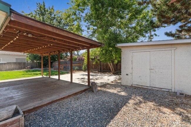 Building Photo - 5591 N Marlboro Ave