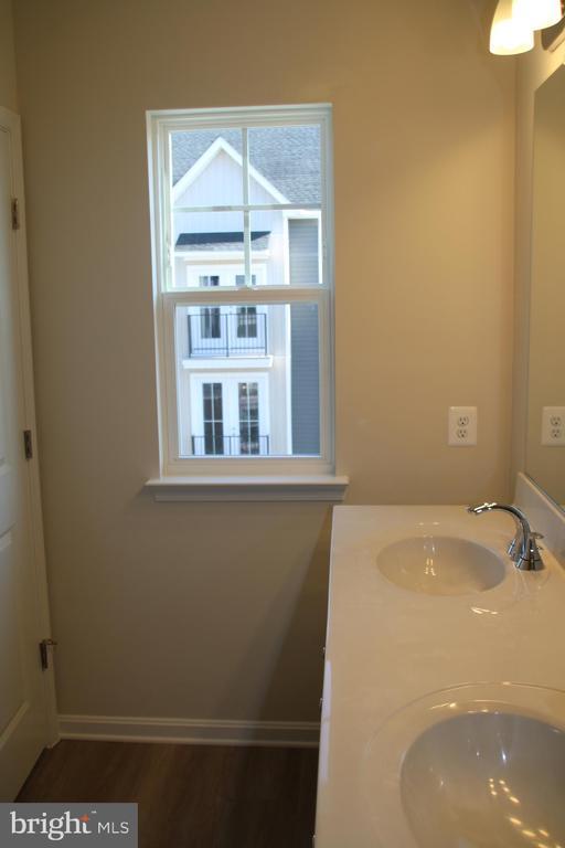 Building Photo - 2583 Hopton Ln