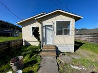 Building Photo - Charming Remodeled 2-Bedroom, 1-Bathroom H...