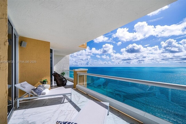 Building Photo - 17875 Collins Ave