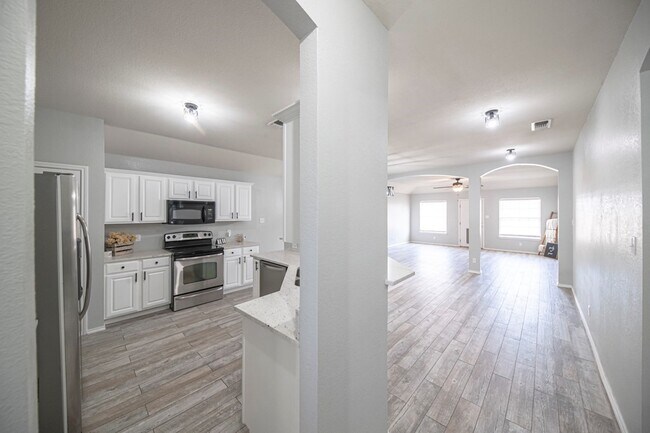 Building Photo - 2207 Medford Ct
