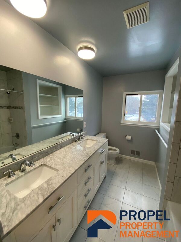 Building Photo - 243 Randall Dr