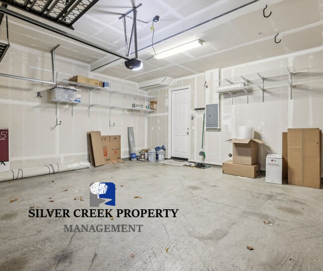 Building Photo - Beautiful Corner-Unit Townhome Near Downtown – 4 Bed | 3 baths