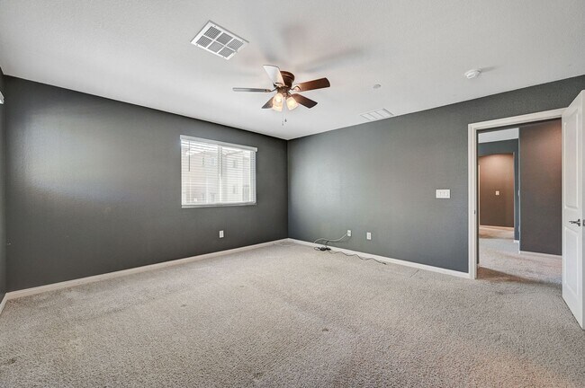 Building Photo - 2021 TOWNHOME IN GATED COMMUNITY N LAS VEGAS