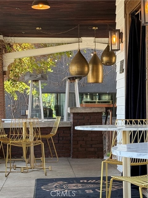 Building Photo - 115 W Valencia Ave